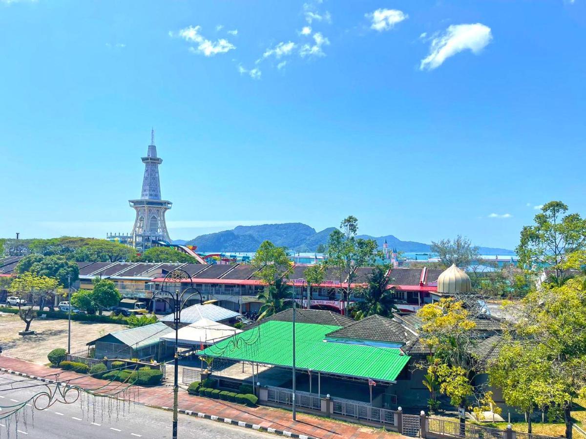 Citin Langkawi By Compass Hospitality Hotel Kuah Buitenkant foto